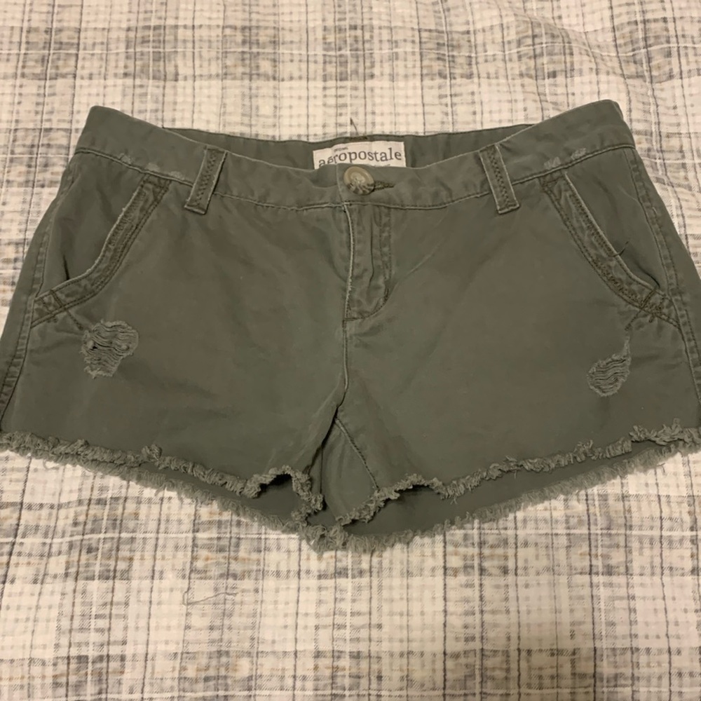 Aeropostale size 9/10 grey distressed raw hem cargo shorts